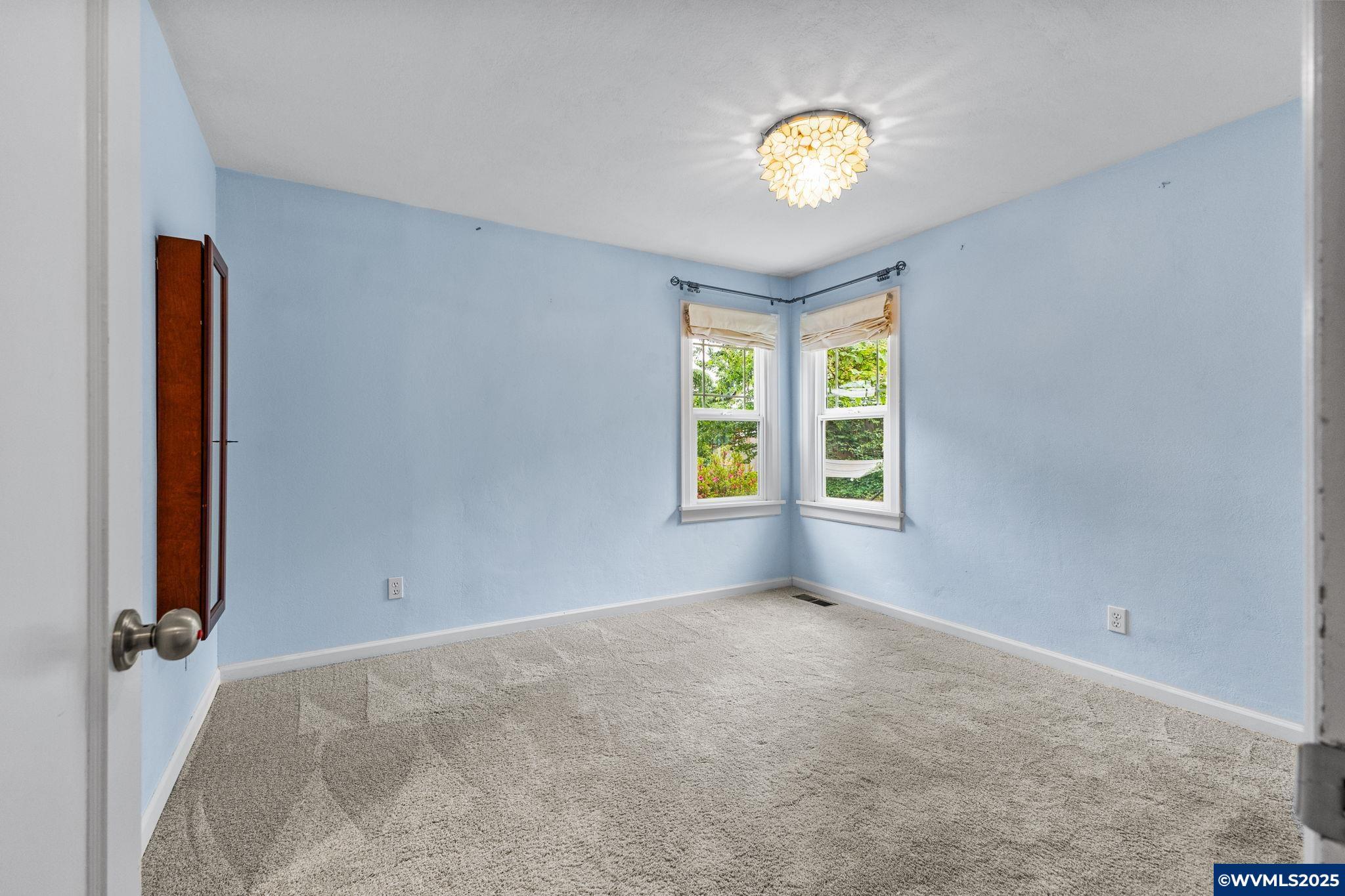 Salem, Oregon, 97302, United States, 3 Bedrooms Bedrooms, ,3 BathroomsBathrooms,Residential,For Sale,1829333
