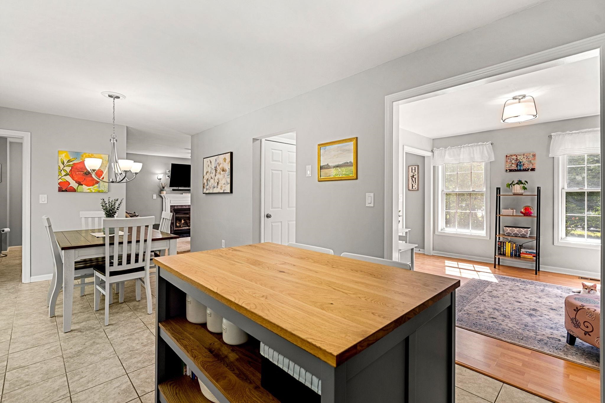 Derry, New Hampshire, 03038, United States, 3 Bedrooms Bedrooms, ,2 BathroomsBathrooms,Residential,For Sale,1927202