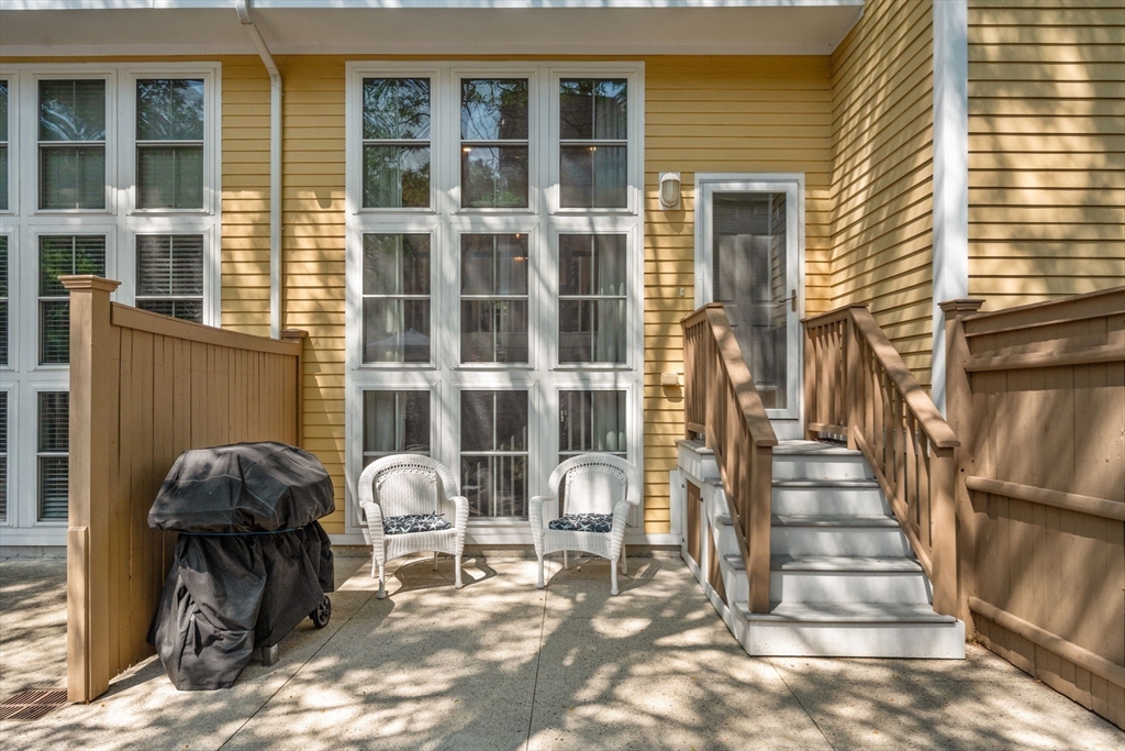 Newburyport, Massachusetts, 01950, United States, 3 Bedrooms Bedrooms, ,3 BathroomsBathrooms,Residential,For Sale,1918140