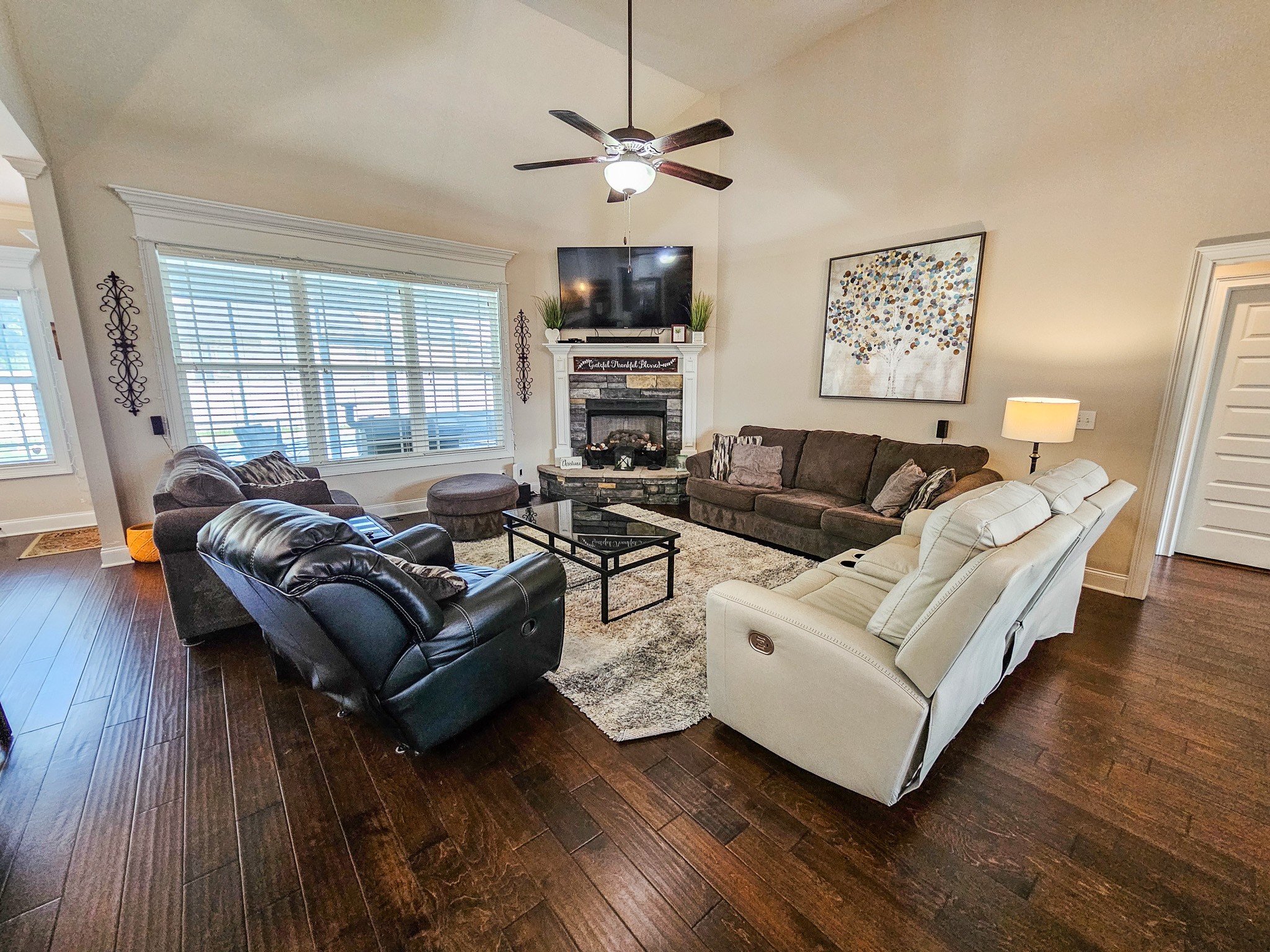 Christiana, Tennessee, 37037, United States, 4 Bedrooms Bedrooms, ,3 BathroomsBathrooms,Residential,For Sale,1903723