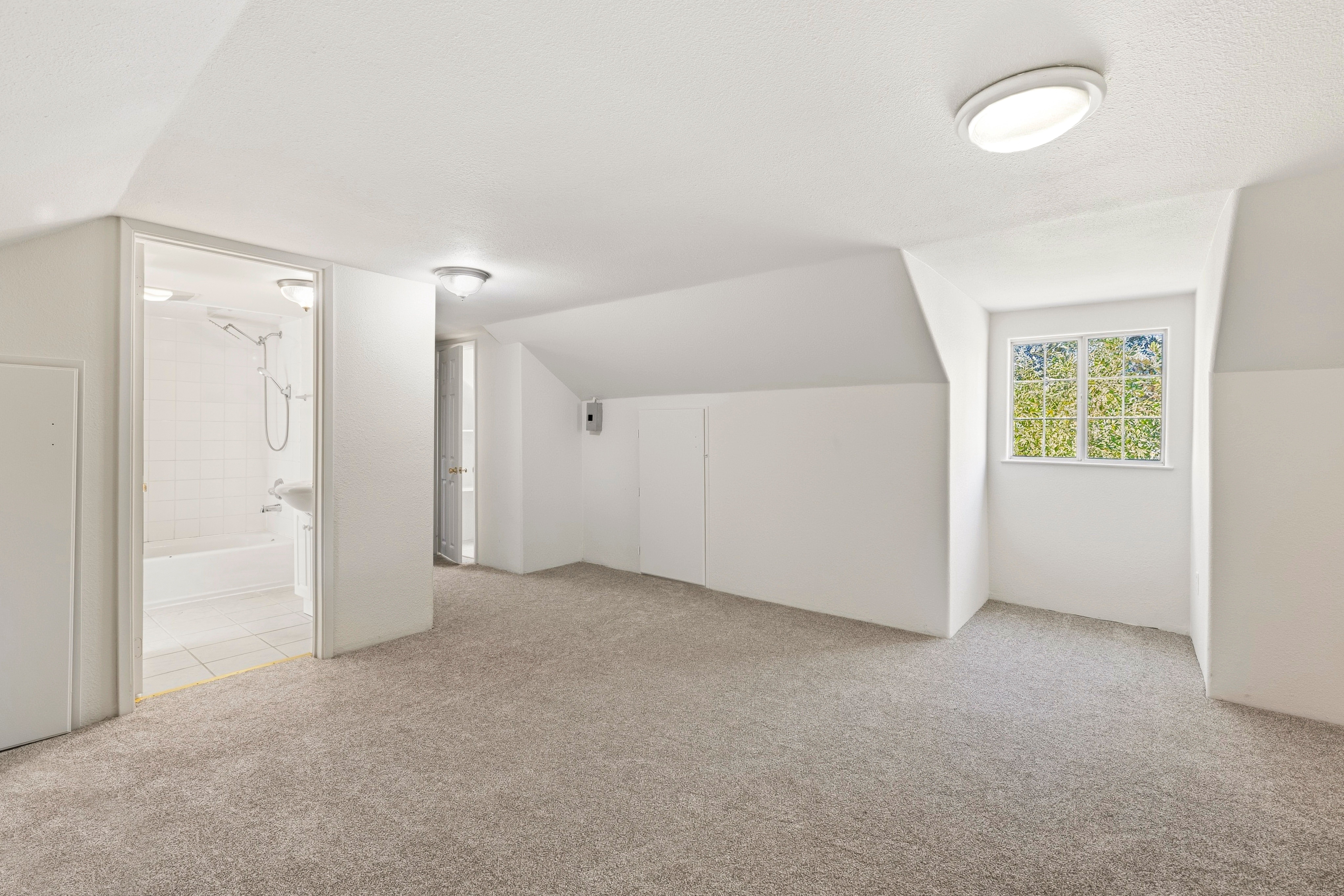  1241 Arcade Boulevard, Sacramento, CA 95815 - 物件實景