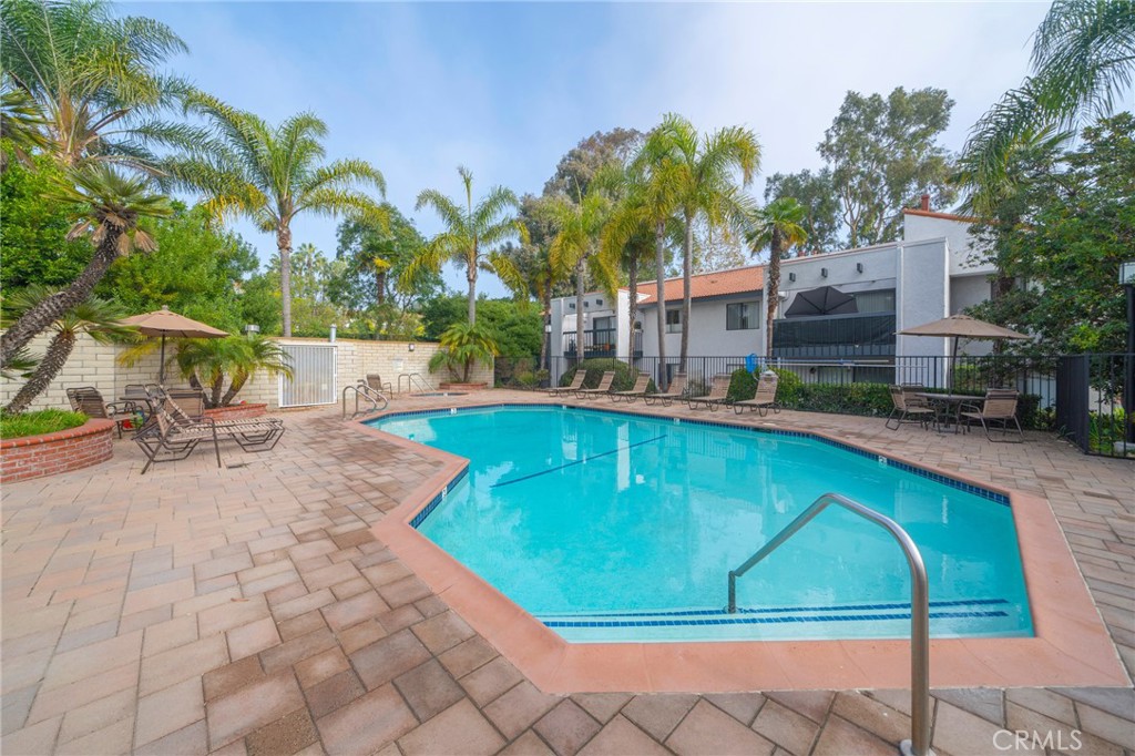 Huntington Beach, California, 92648, United States, 1 Bedroom Bedrooms, ,1 BathroomBathrooms,Residential,For Sale,1969398