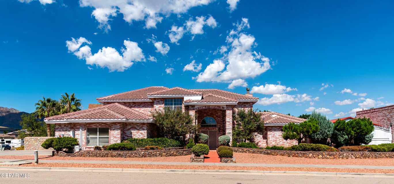 El Paso, Texas, 79934, United States, 4 Bedrooms Bedrooms, ,4 BathroomsBathrooms,Residential,For Sale,1978483