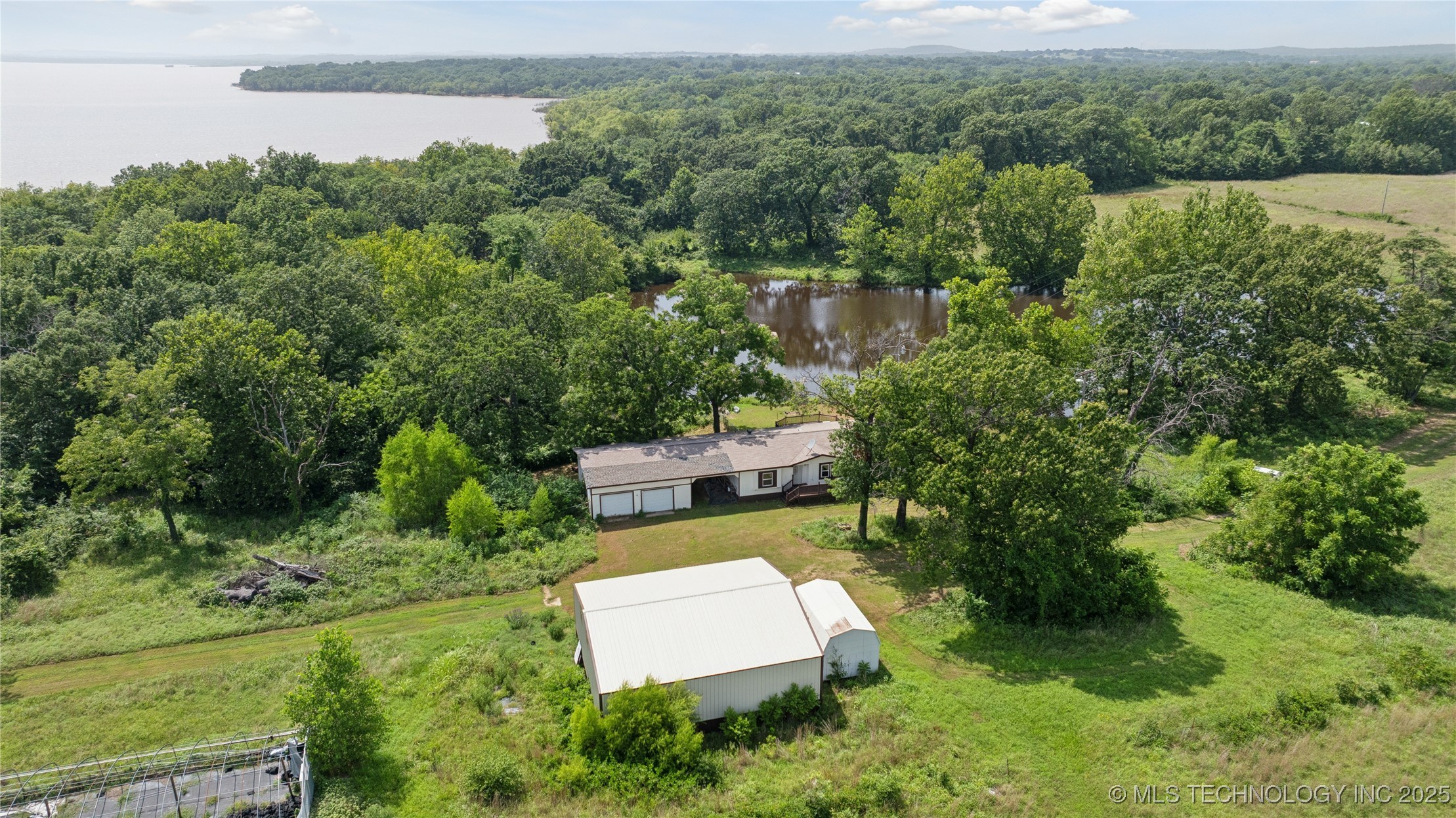 Henryetta, Oklahoma, 74437, United States, 3 Bedrooms Bedrooms, ,2 BathroomsBathrooms,Residential,For Sale,1907675
