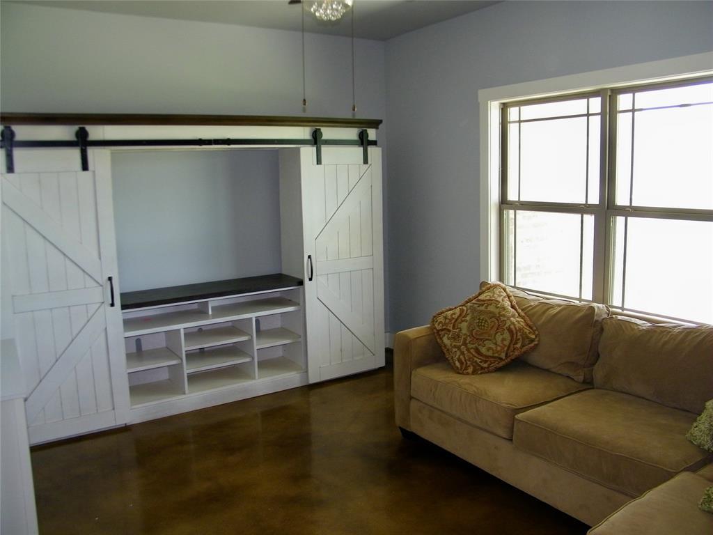 Kingfisher, Oklahoma, 73750, United States, 4 Bedrooms Bedrooms, ,3 BathroomsBathrooms,Residential,For Sale,1973899