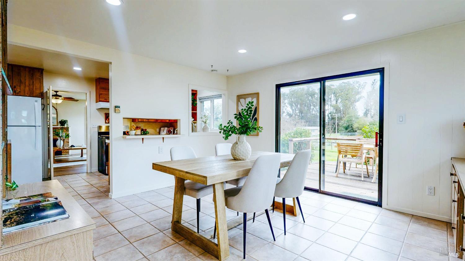 Petaluma, California, 94952, United States, 3 Bedrooms Bedrooms, ,2 BathroomsBathrooms,Residential,For Sale,2008793