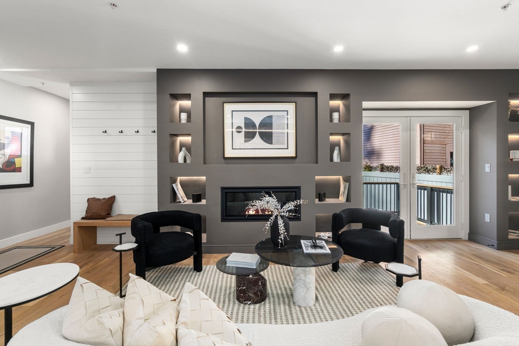 Brookline, Massachusetts, 02445, United States, 3 Bedrooms Bedrooms, ,4 BathroomsBathrooms,Residential,For Sale,1760278
