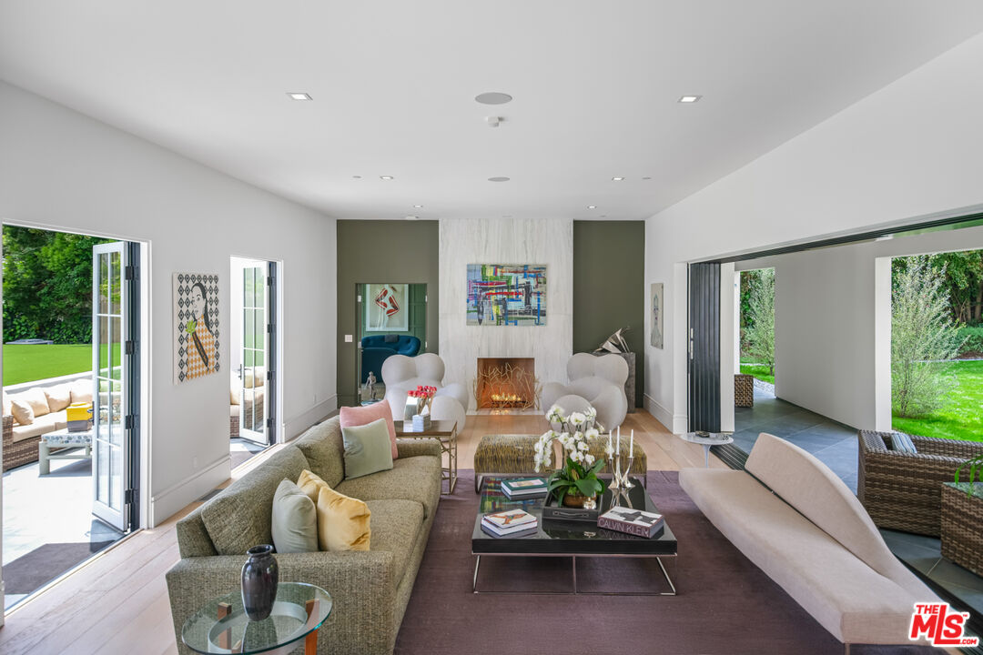 Los Angeles, California, 90077, United States, 5 Bedrooms Bedrooms, ,7 BathroomsBathrooms,Residential,For Sale,1768460