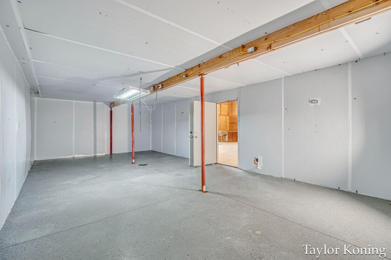 Hart, Michigan, 49420, United States, 2 Bedrooms Bedrooms, ,2 BathroomsBathrooms,Residential,For Sale,1949749