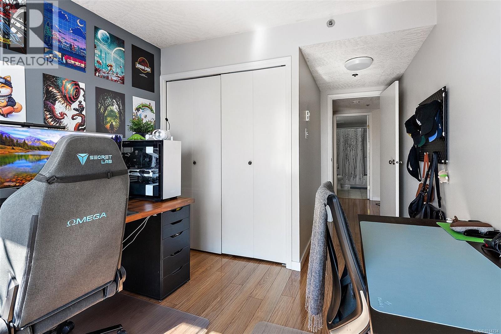 VICTORIA, British Columbia, V8T 5H6, CA, 2 Bedrooms Bedrooms, ,2 BathroomsBathrooms,Residential,For Sale,1950667