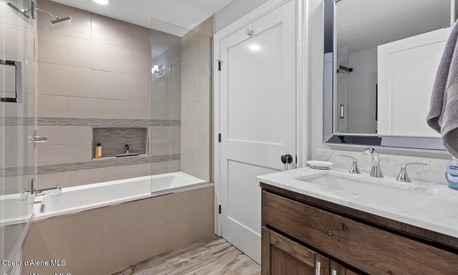 Hayden Lake, Idaho, 83835, United States, 4 Bedrooms Bedrooms, ,5 BathroomsBathrooms,Residential,For Sale,1990464