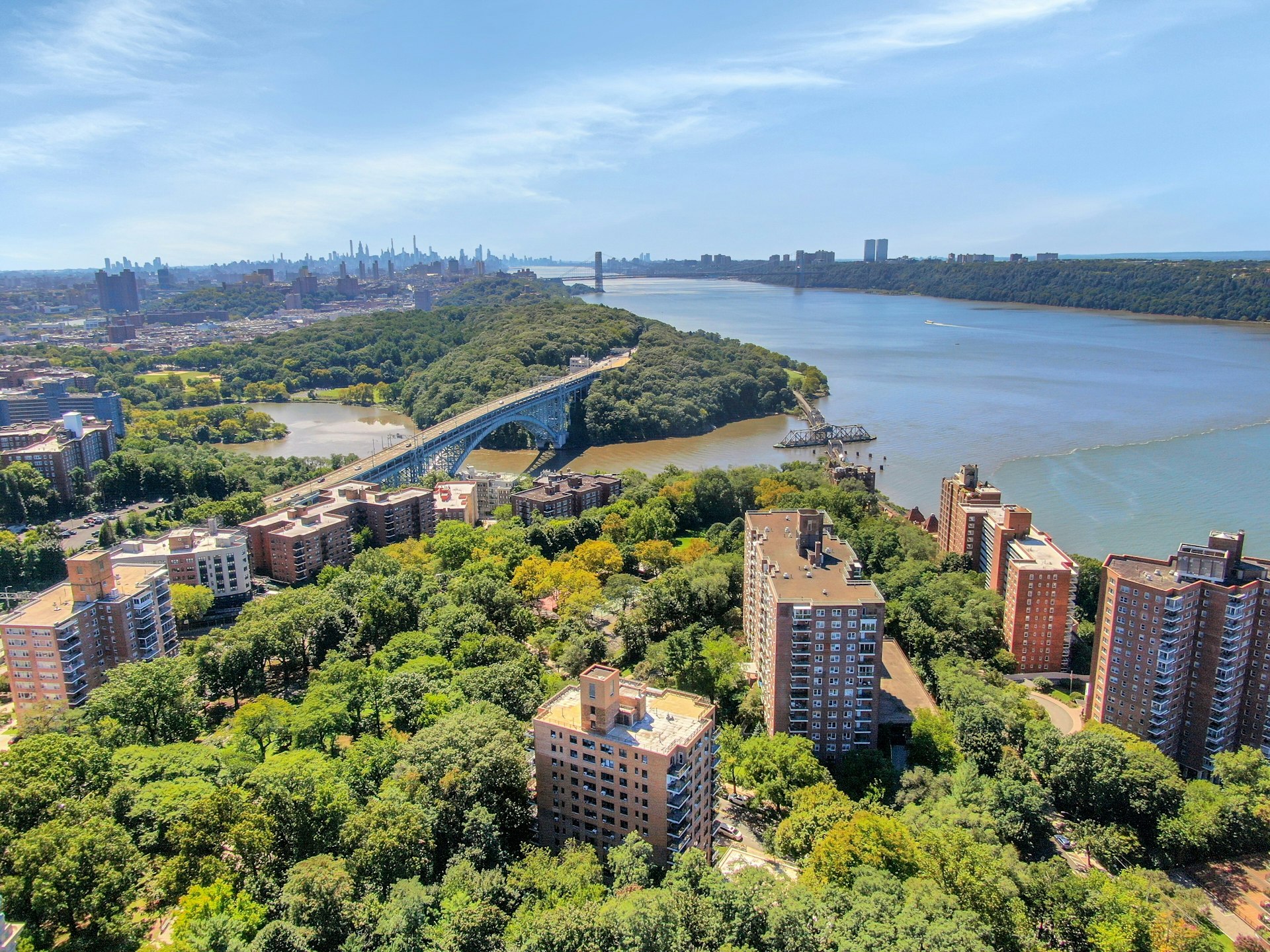 735 Kappock Street - 物件實景