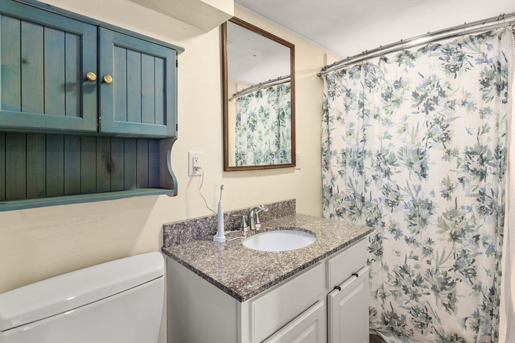 Waltham, Massachusetts, 02453, United States, 3 Bedrooms Bedrooms, ,2 BathroomsBathrooms,Residential,For Sale,1939650
