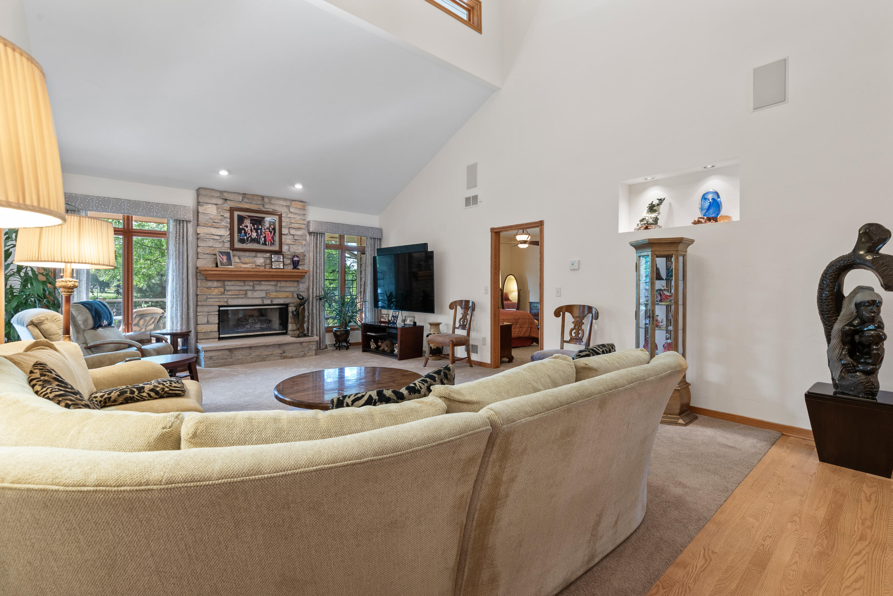 Hartland, Wisconsin, 53029, United States, 4 Bedrooms Bedrooms, ,5 BathroomsBathrooms,Residential,For Sale,1907697