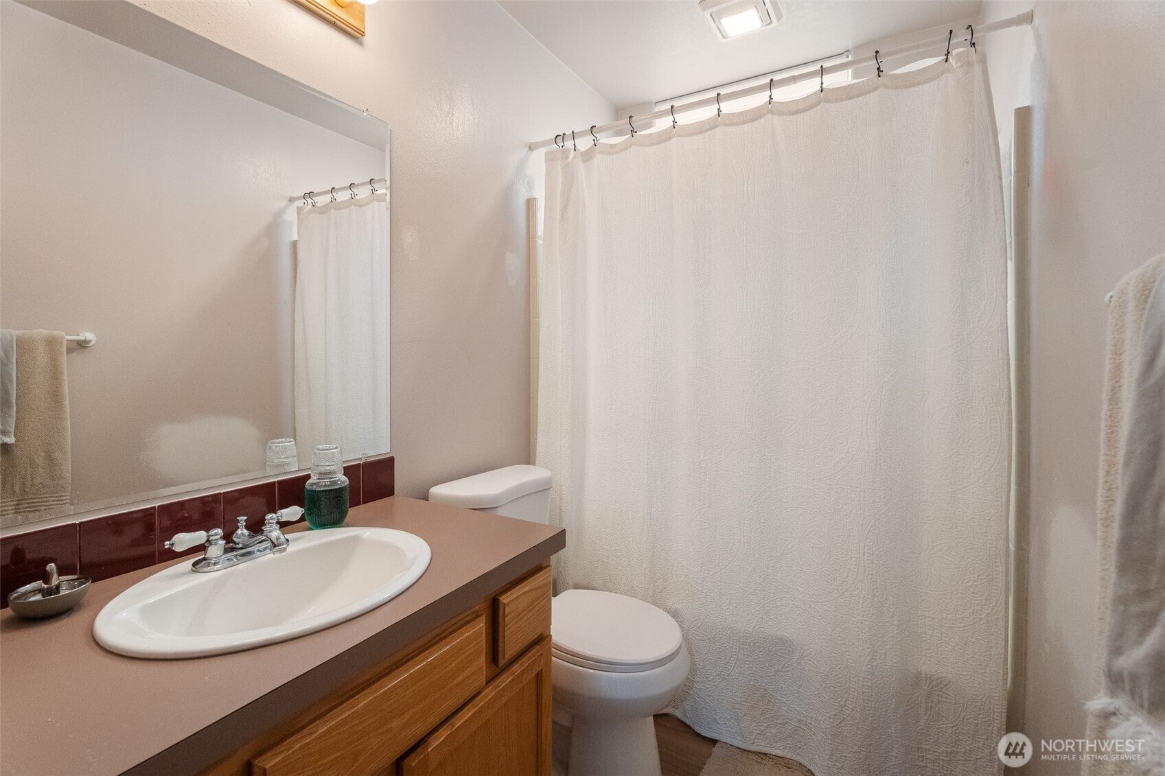 East Wenatchee, Washington, 98802, United States, 4 Bedrooms Bedrooms, ,3 BathroomsBathrooms,Residential,For Sale,1818784