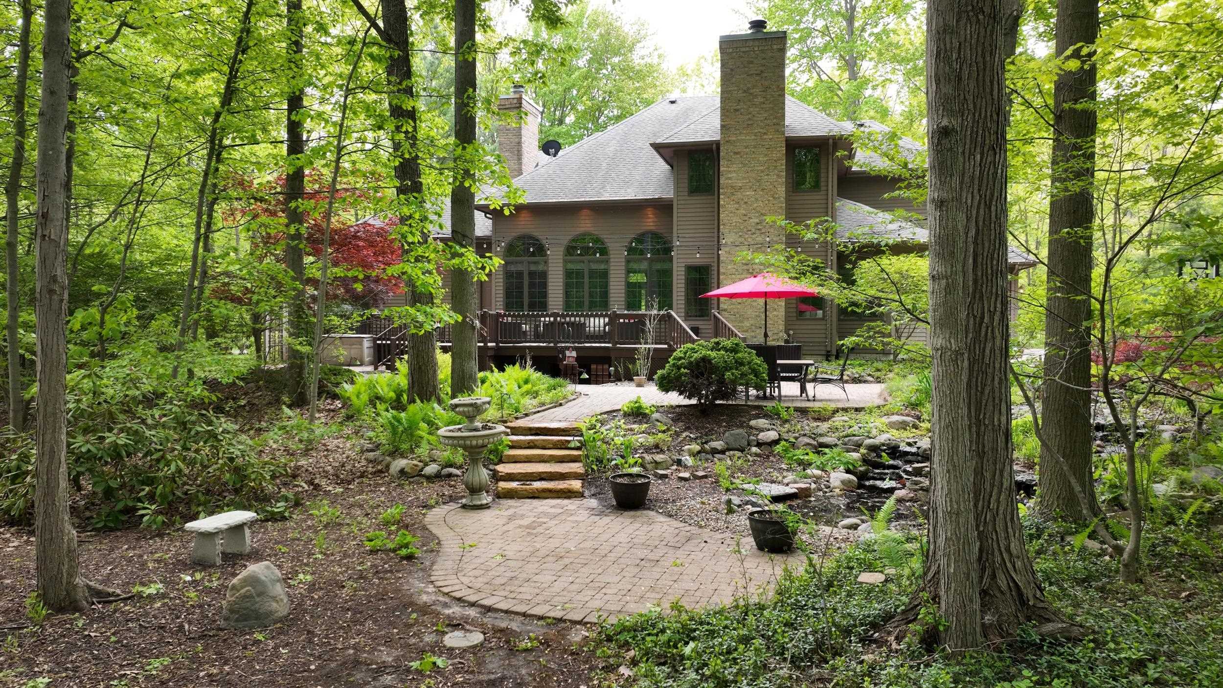 Midland, Michigan, 48642, United States, 5 Bedrooms Bedrooms, ,5 BathroomsBathrooms,Residential,For Sale,2049477