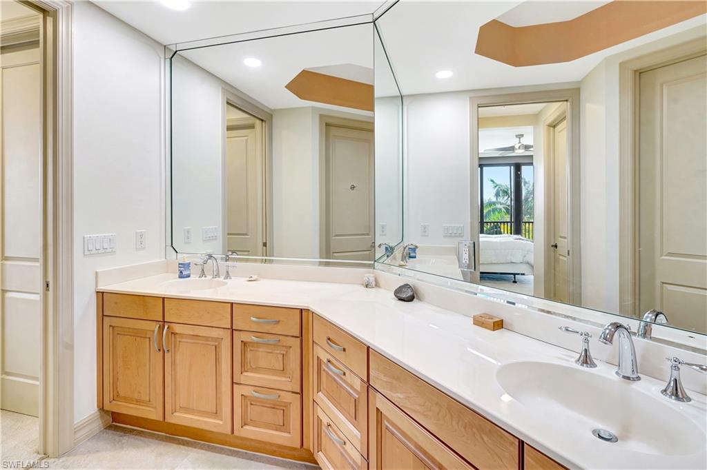 Fort Myers, Florida, 33907, United States, 2 Bedrooms Bedrooms, ,3 BathroomsBathrooms,Residential,For Sale,1994873