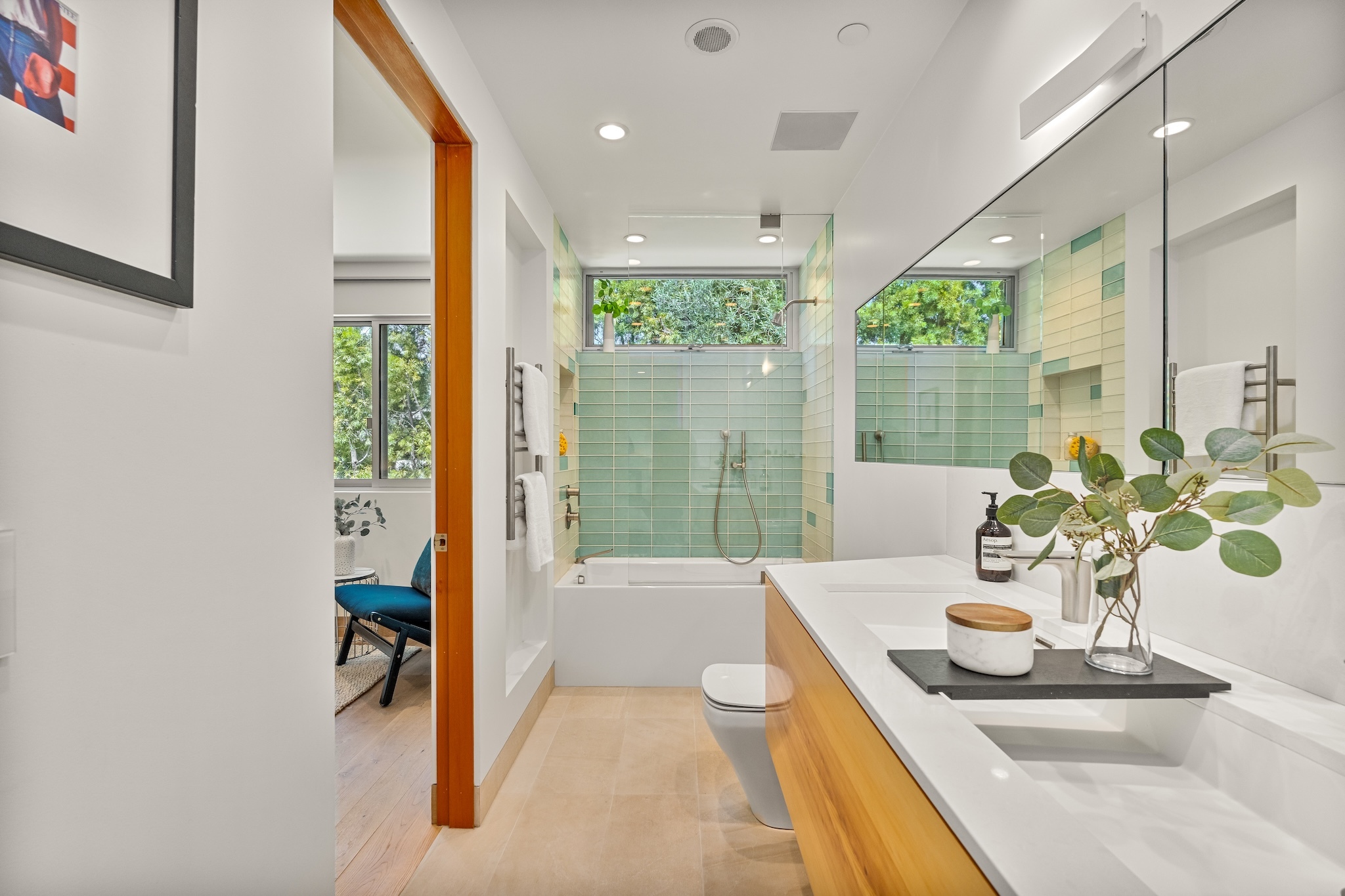  2129 Redcliff St - 物件實景