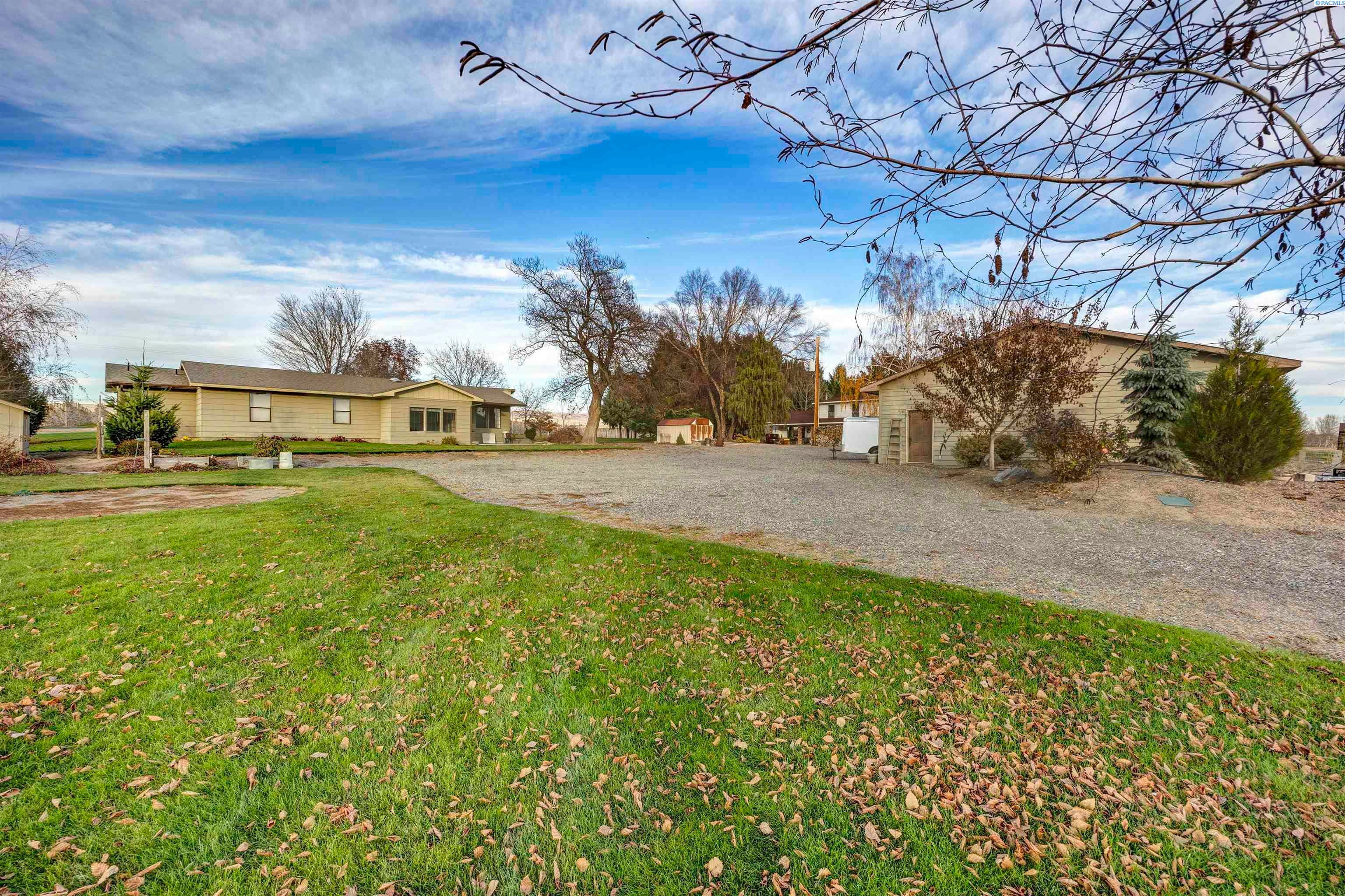 Sunnyside, Washington, 98944, United States, 3 Bedrooms Bedrooms, ,2 BathroomsBathrooms,Residential,For Sale,1998016