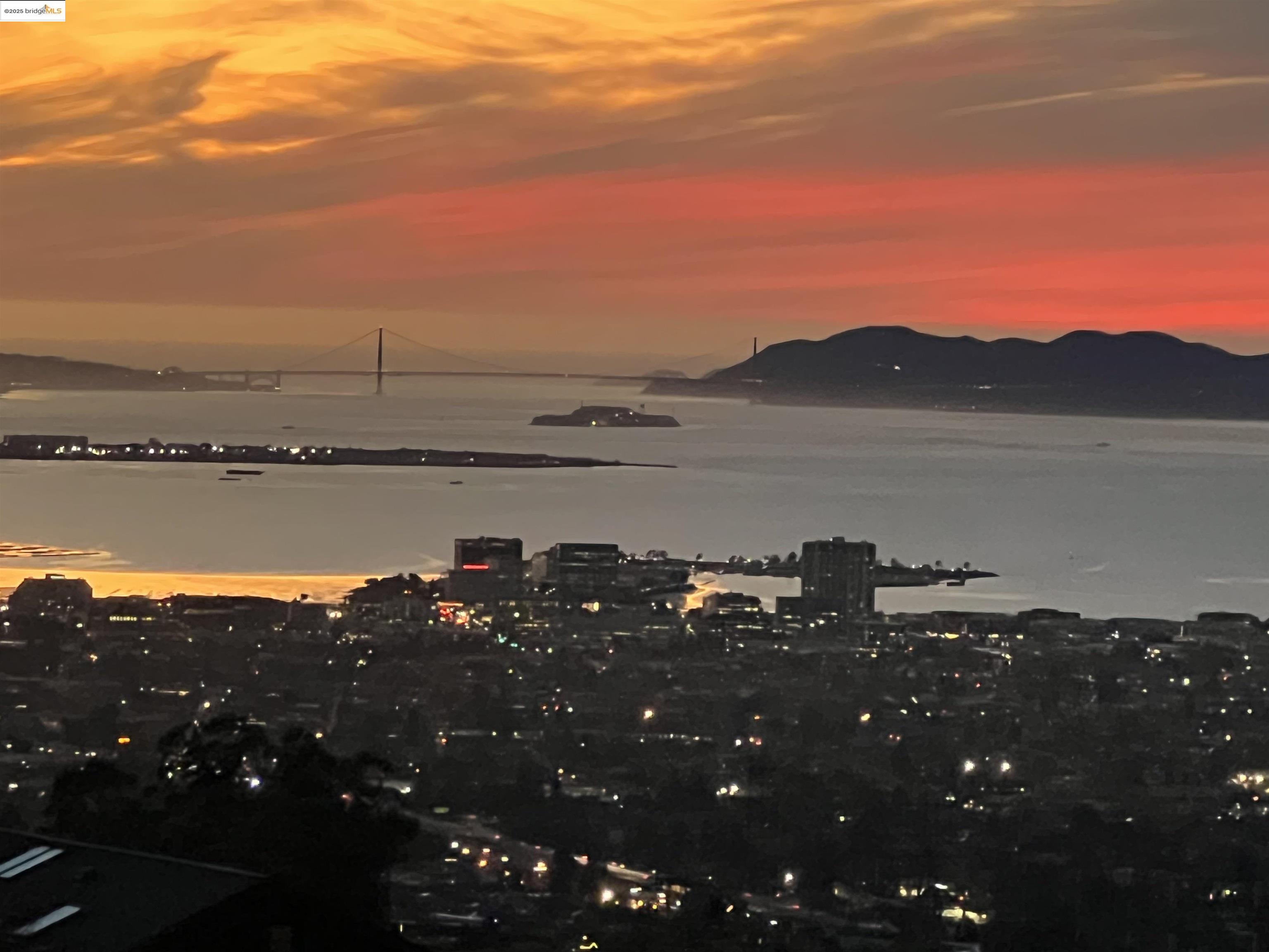 Oakland, California, 94611, United States, 2 Bedrooms Bedrooms, ,1 BathroomBathrooms,Residential,For Sale,1803995