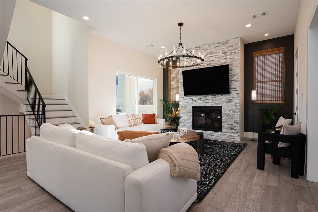 Houston, Texas, 77007, United States, 3 Bedrooms Bedrooms, ,4 BathroomsBathrooms,Residential,For Sale,1723683