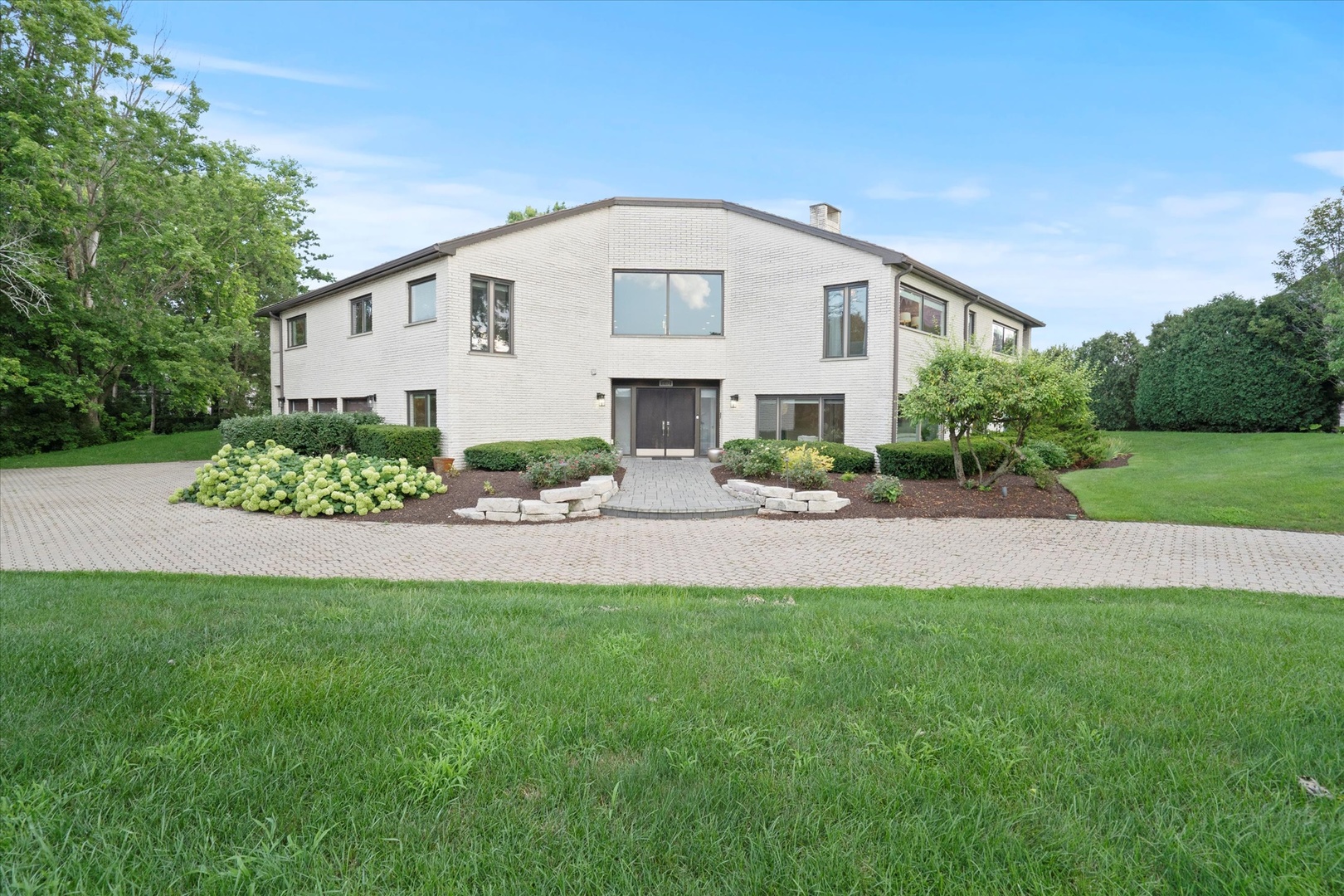 Oak Brook, Illinois, 60523, United States, 5 Bedrooms Bedrooms, ,6 BathroomsBathrooms,Residential,For Sale,1903537