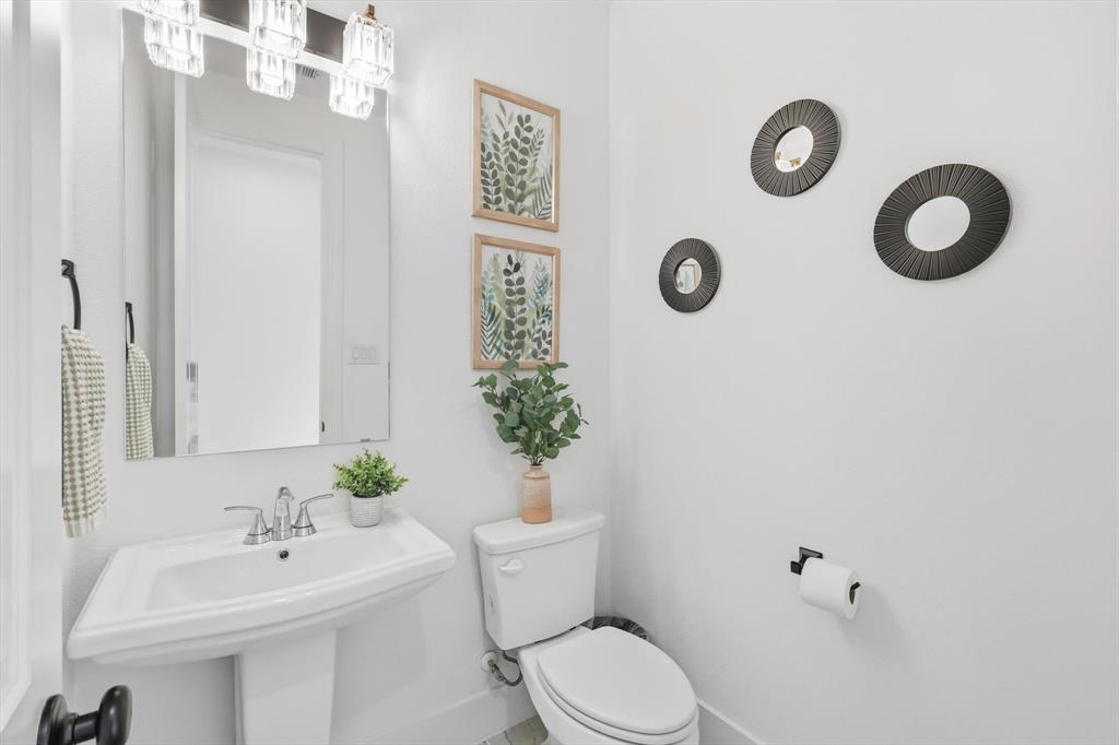 Oak Point, Texas, 75068, United States, 4 Bedrooms Bedrooms, ,4 BathroomsBathrooms,Residential,For Sale,1979130