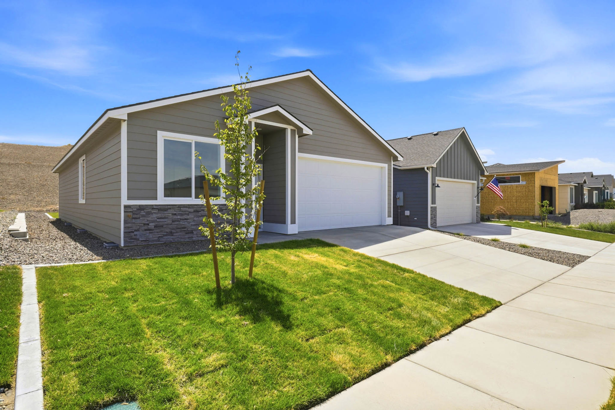  Quality builder, fully landscaped, Brand New - 物件實景