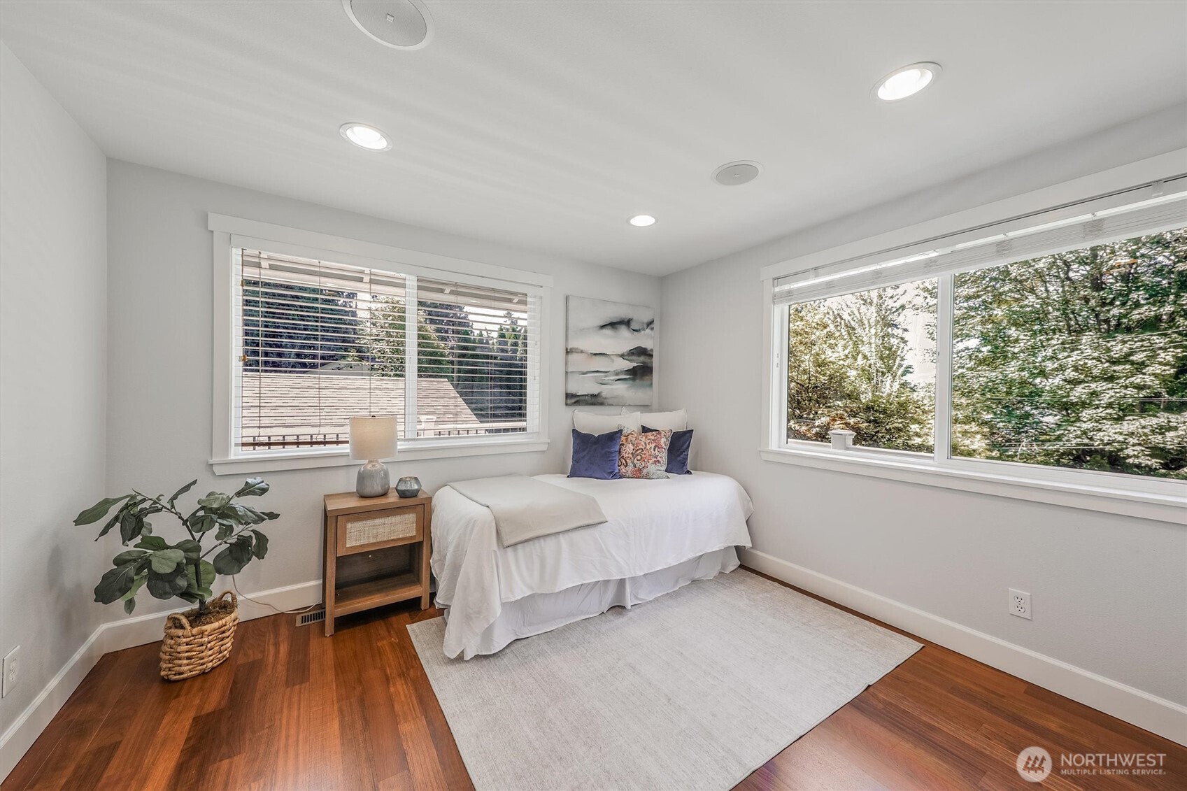 Sammamish, Washington, 98074, United States, 4 Bedrooms Bedrooms, ,1 BathroomBathrooms,Residential,For Sale,1985708