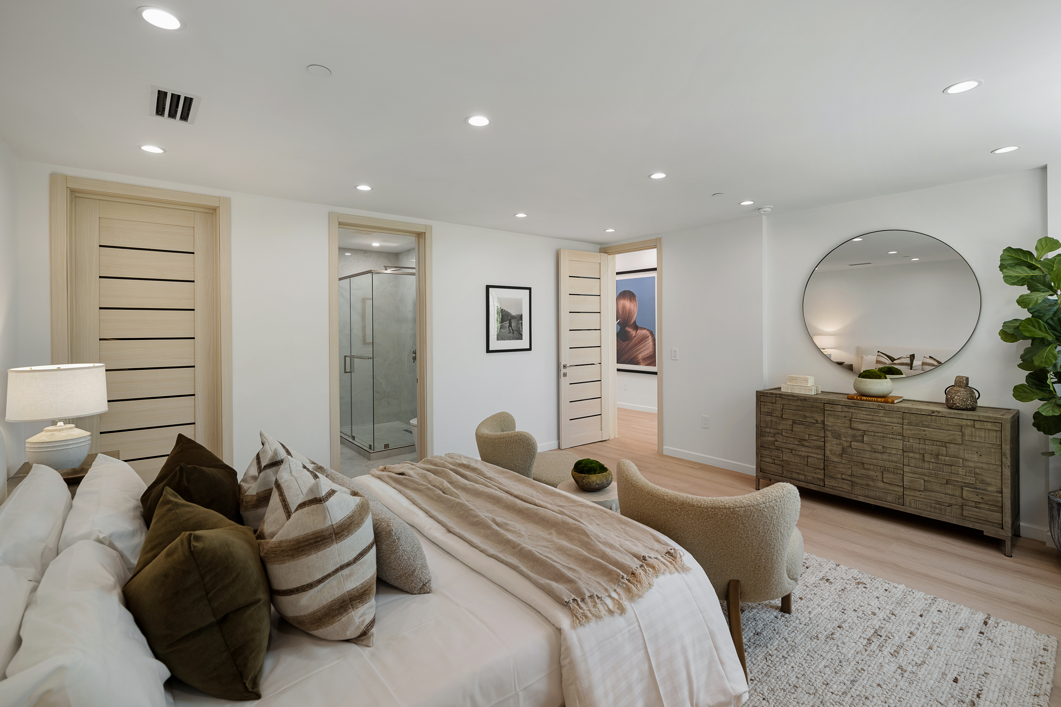  2119 Ewing St - 物件實景