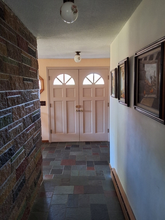 North Brookfield, Massachusetts, 01535, United States, 4 Bedrooms Bedrooms, ,2 BathroomsBathrooms,Residential,For Sale,1980340