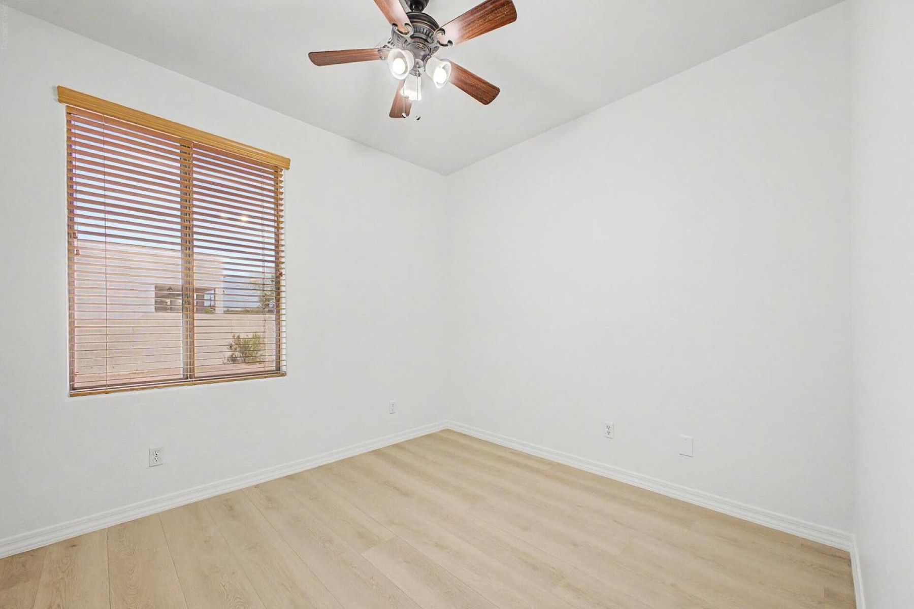  1120 E Circle Mountain Road  New River, AZ - 物件實景