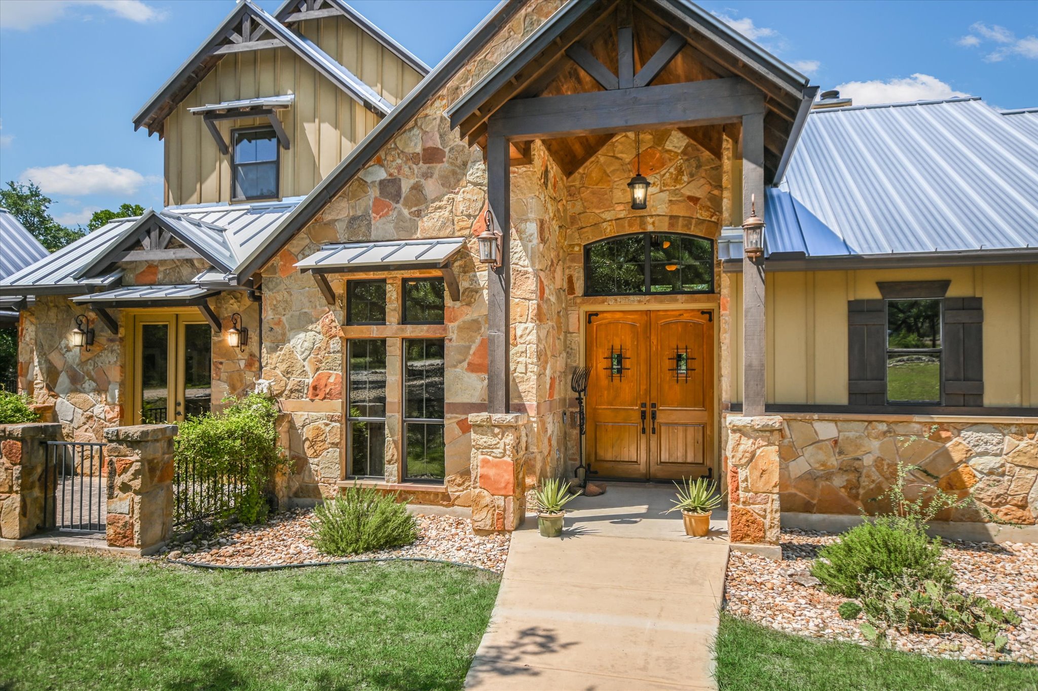 Wimberley, Texas, 78676, United States, 4 Bedrooms Bedrooms, ,3 BathroomsBathrooms,Residential,For Sale,1810598
