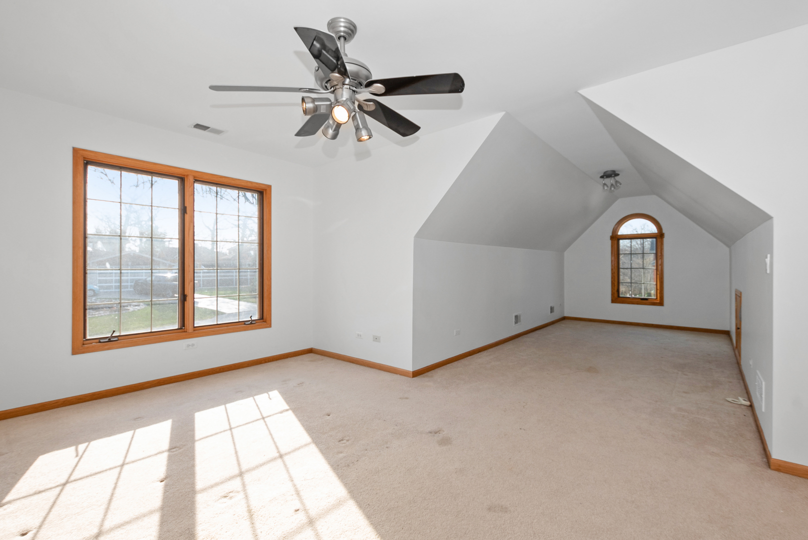 Palos Hills, Illinois, 60465, United States, 5 Bedrooms Bedrooms, ,5 BathroomsBathrooms,Residential,For Sale,1943646