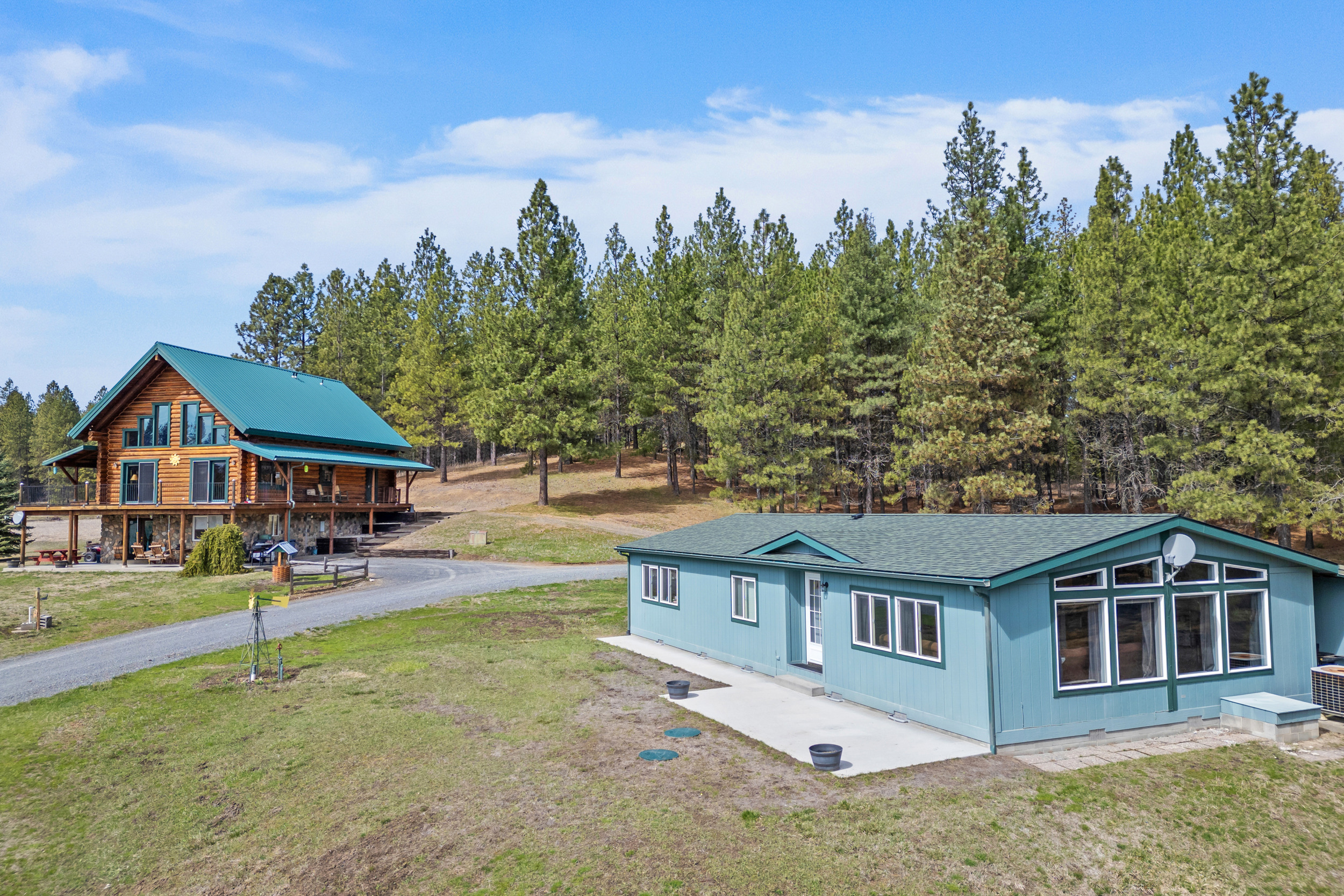 Colville, Washington, 99114, United States, 2 Bedrooms Bedrooms, ,3 BathroomsBathrooms,Residential,For Sale,1763209