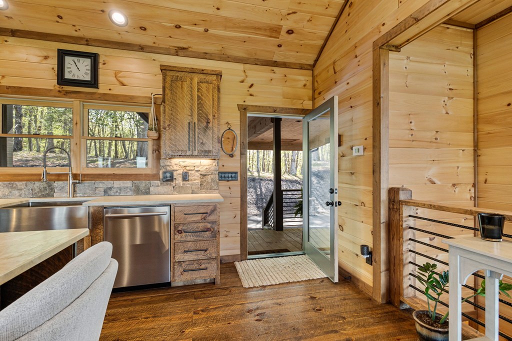 Morganton, Georgia, 30560, United States, 3 Bedrooms Bedrooms, ,3 BathroomsBathrooms,Residential,For Sale,1983802