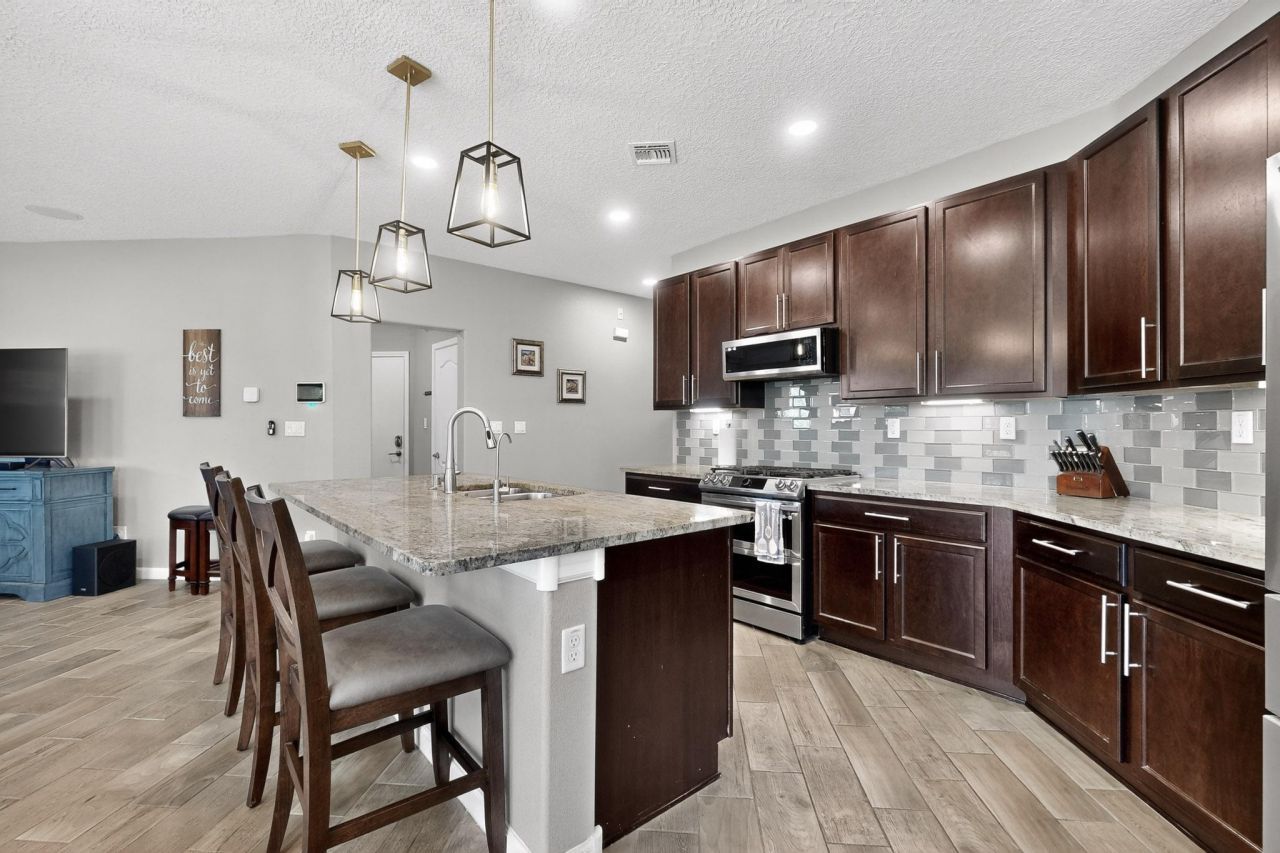 Rio Rancho, New Mexico, 87124, United States, 5 Bedrooms Bedrooms, ,3 BathroomsBathrooms,Residential,For Sale,1991836