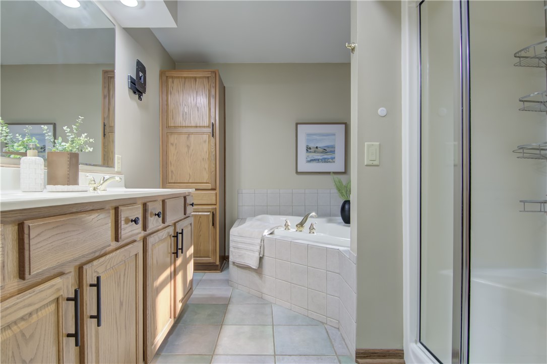 Eau Claire, Wisconsin, 54703, United States, 4 Bedrooms Bedrooms, ,3 BathroomsBathrooms,Residential,For Sale,1992439