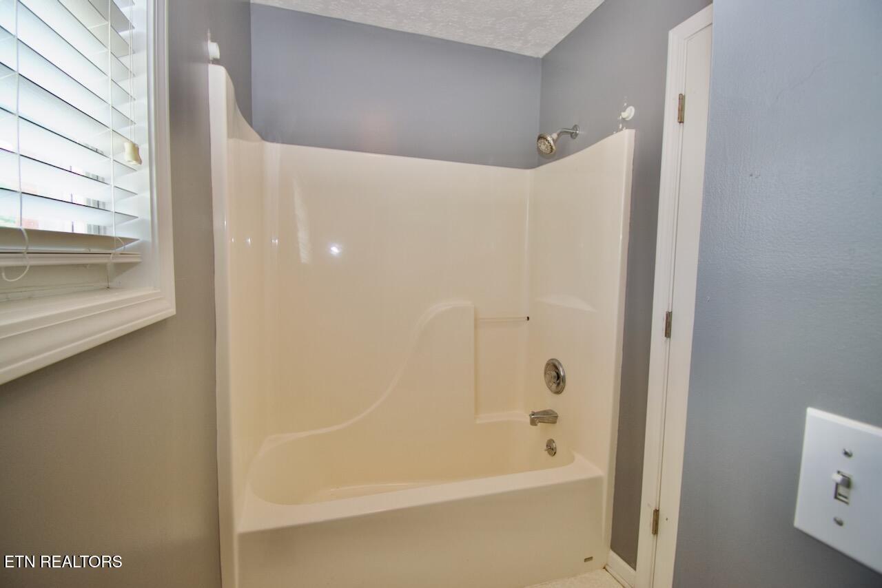 Maryville, Tennessee, 37803, United States, 3 Bedrooms Bedrooms, ,3 BathroomsBathrooms,Residential,For Sale,1857771
