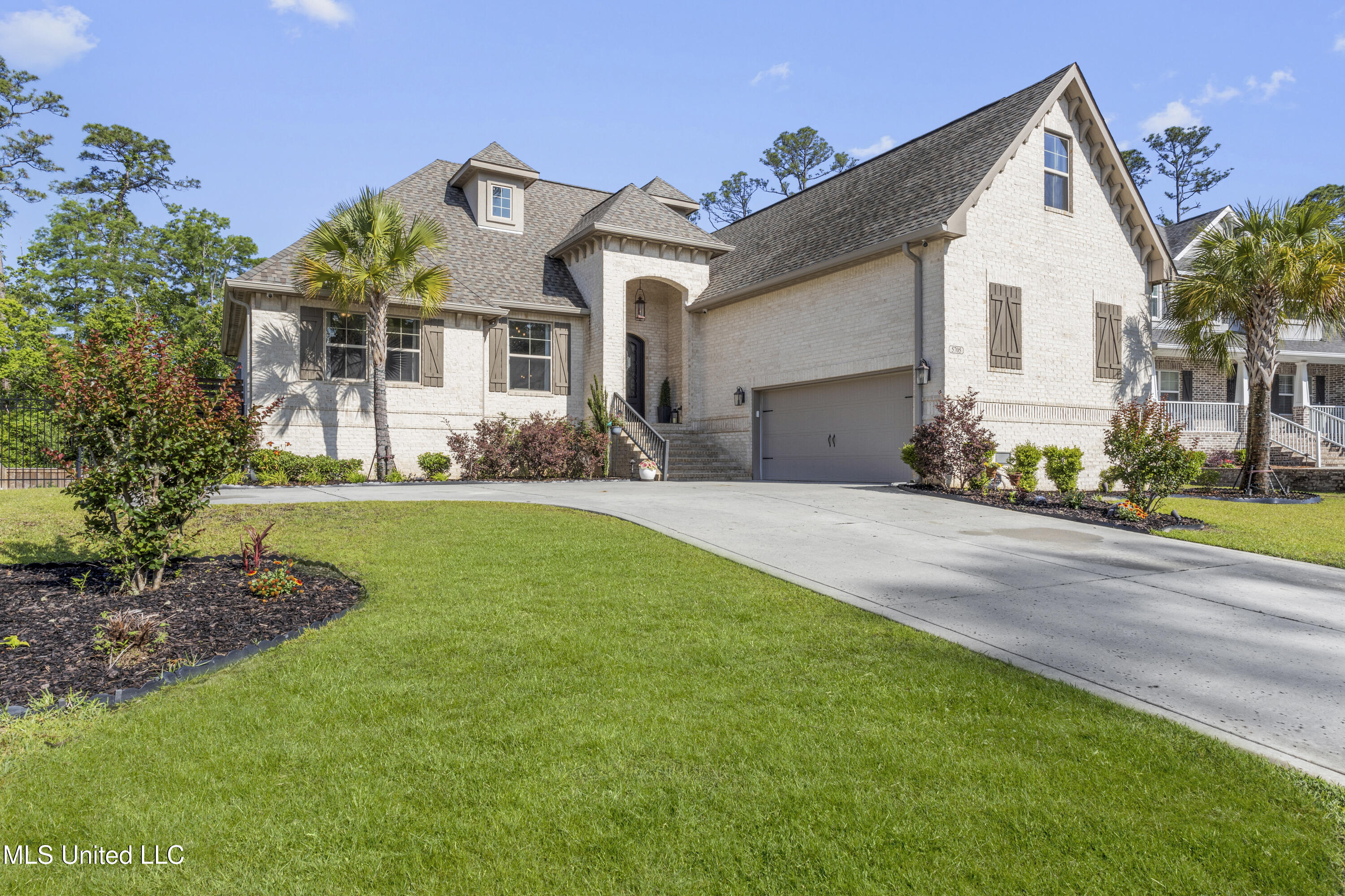 Ocean Springs, Mississippi, 39564, United States, 5 Bedrooms Bedrooms, ,3 BathroomsBathrooms,Residential,For Sale,1805037