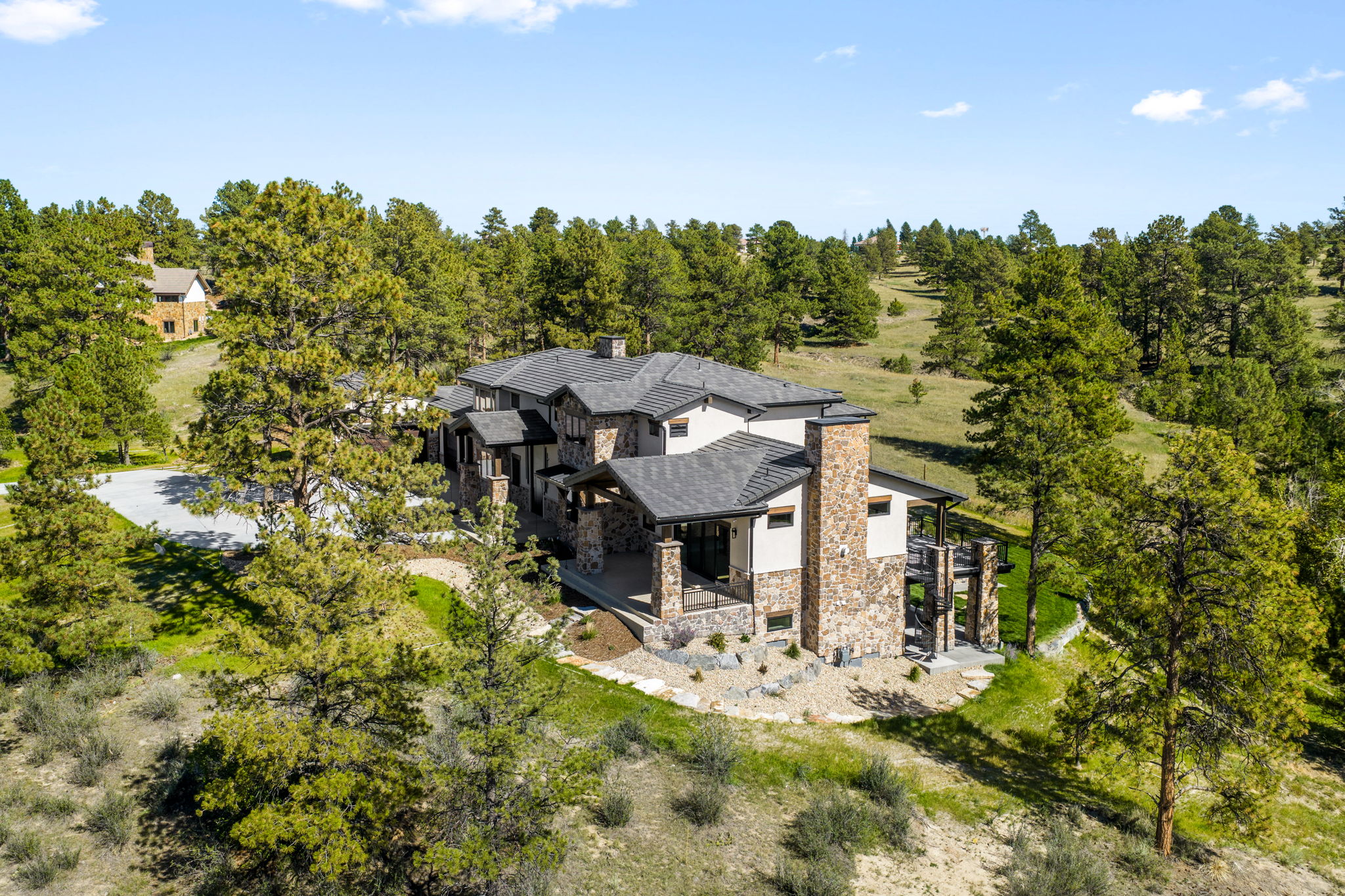  JUST FINISHED THIS YEAR Beautiful mountain estate- 10,521 finished square feet - 物件實景