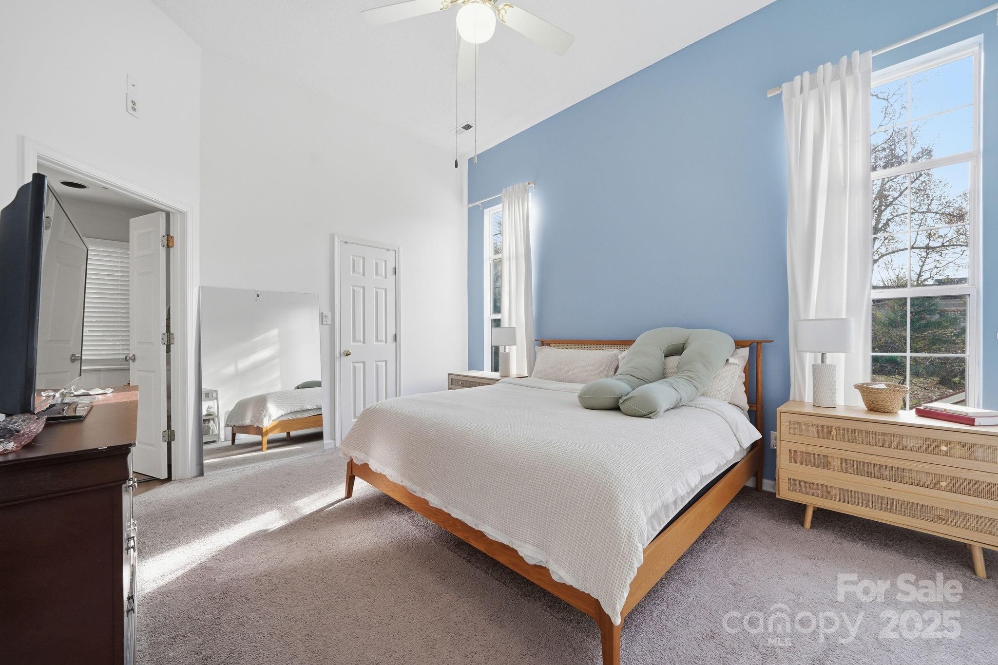 Charlotte, North Carolina, 28210, United States, 4 Bedrooms Bedrooms, ,3 BathroomsBathrooms,Residential,For Sale,2002030