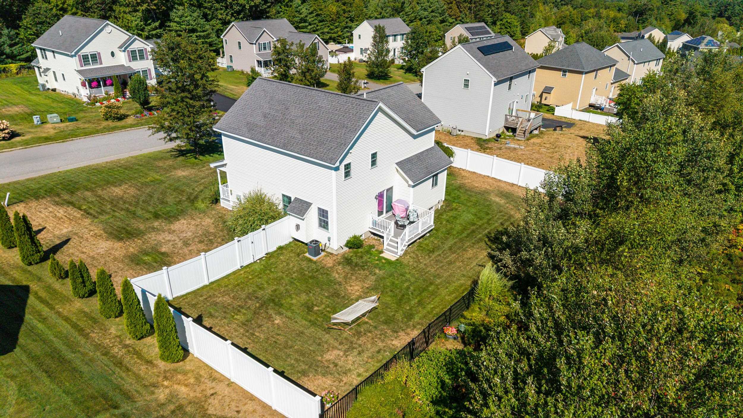Hooksett, New Hampshire, 03106, United States, 3 Bedrooms Bedrooms, ,2 BathroomsBathrooms,Residential,For Sale,1942312