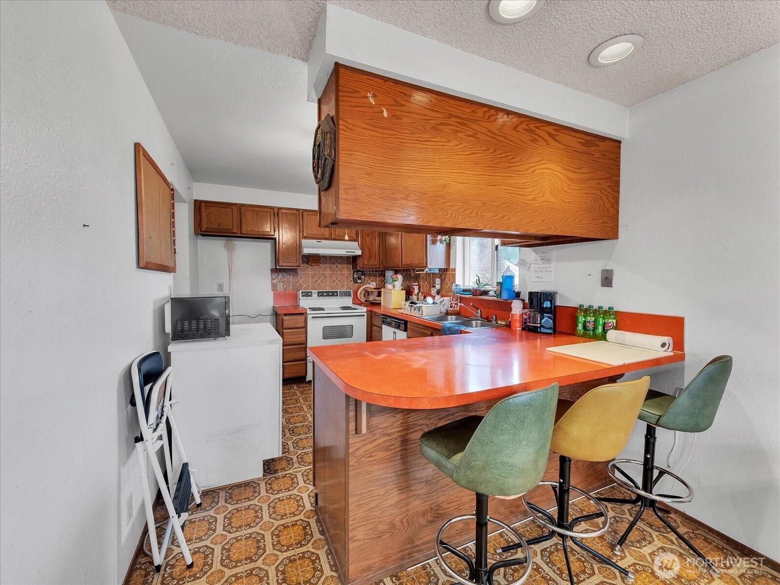 SEATTLE, Washington, 98144, United States, 3 Bedrooms Bedrooms, ,3 BathroomsBathrooms,Residential,For Sale,2000799