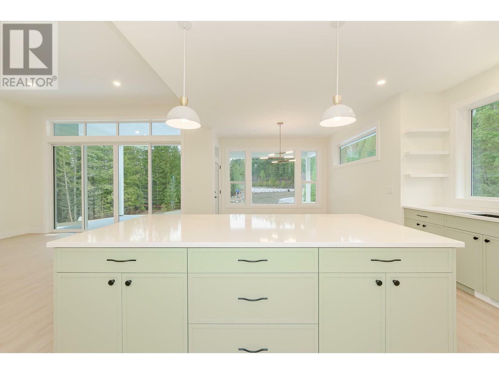 BLIND BAY, British Columbia, V0E 1H0, CA, 3 Bedrooms Bedrooms, ,2 BathroomsBathrooms,Residential,For Sale,1836853