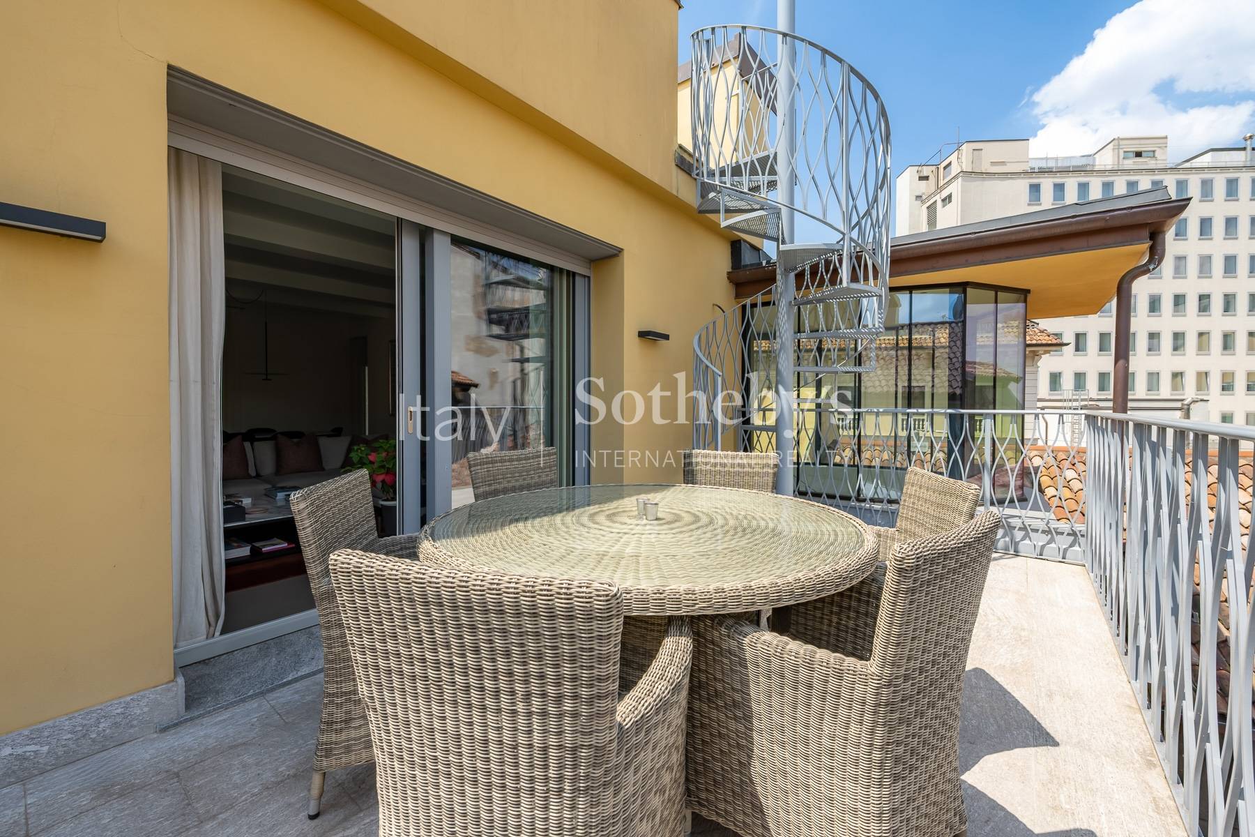  Fully renovated penthouse in the Magenta/Castello area - 物件實景
