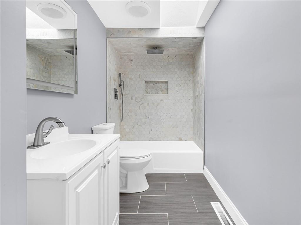 Warwick, Rhode Island, 02889, United States, 3 Bedrooms Bedrooms, ,3 BathroomsBathrooms,Residential,For Sale,2030234