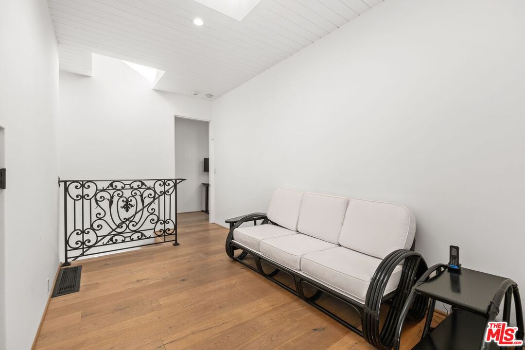 Malibu, California, 90265, United States, 3 Bedrooms Bedrooms, ,3 BathroomsBathrooms,Residential,For Sale,1918714