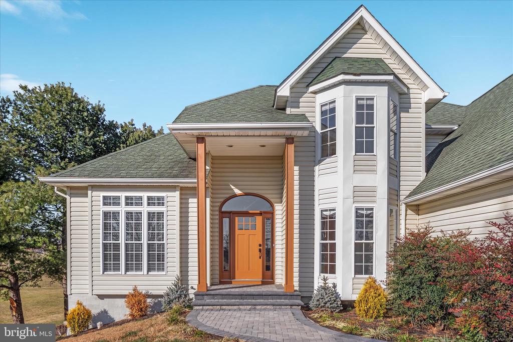 Winchester, Virginia, 22602, United States, 5 Bedrooms Bedrooms, ,5 BathroomsBathrooms,Residential,For Sale,2039774