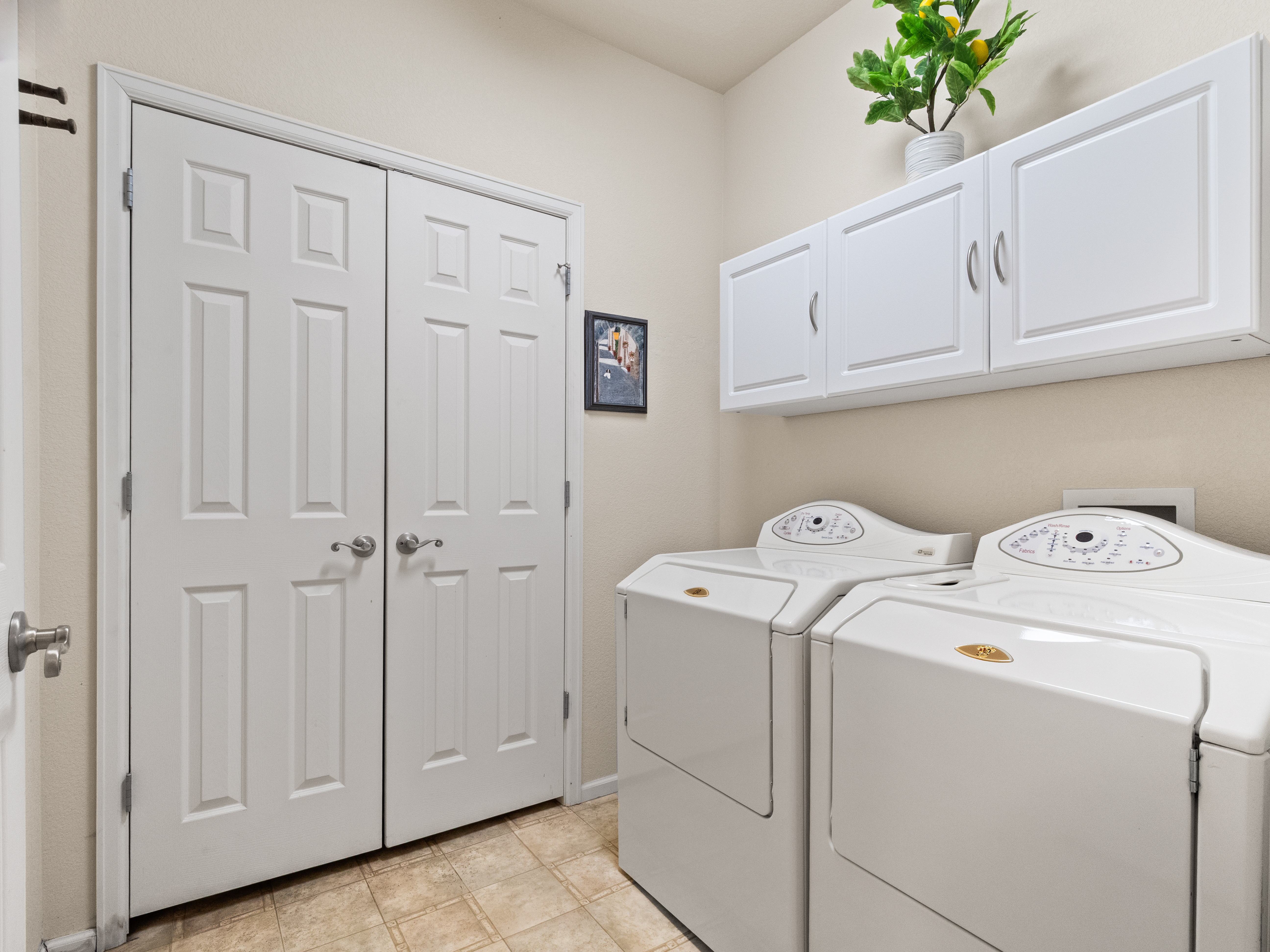  2240 S Vaughn Way, Aurora, CO, 80014 - 物件實景